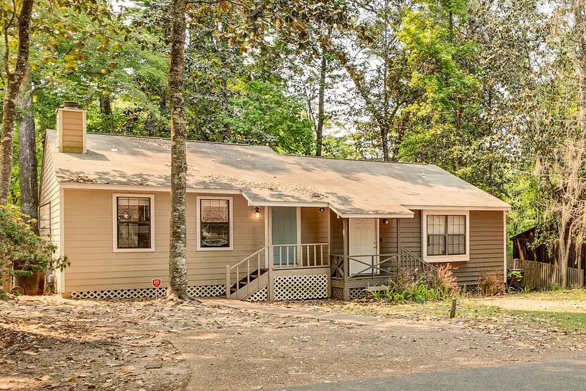 Charming Tallahassee Townhouse ~ 3 Mi to FSU! - Image 1