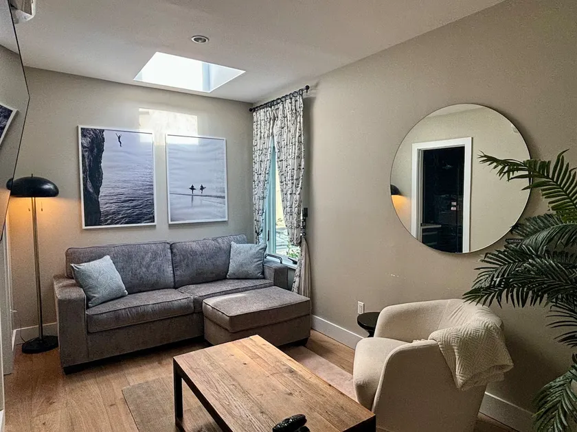Entire One Bedroom Home on a Cobble Stone Street - Image 1