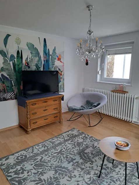 Central attic apartment with parking - Image 1