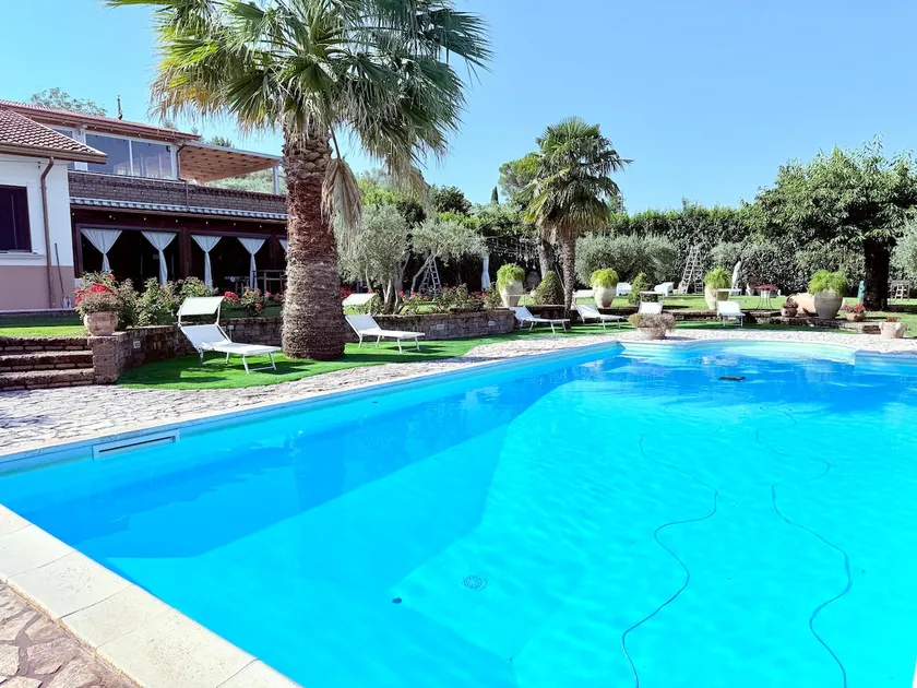 Ancient Country Villa with Pool - Image 1