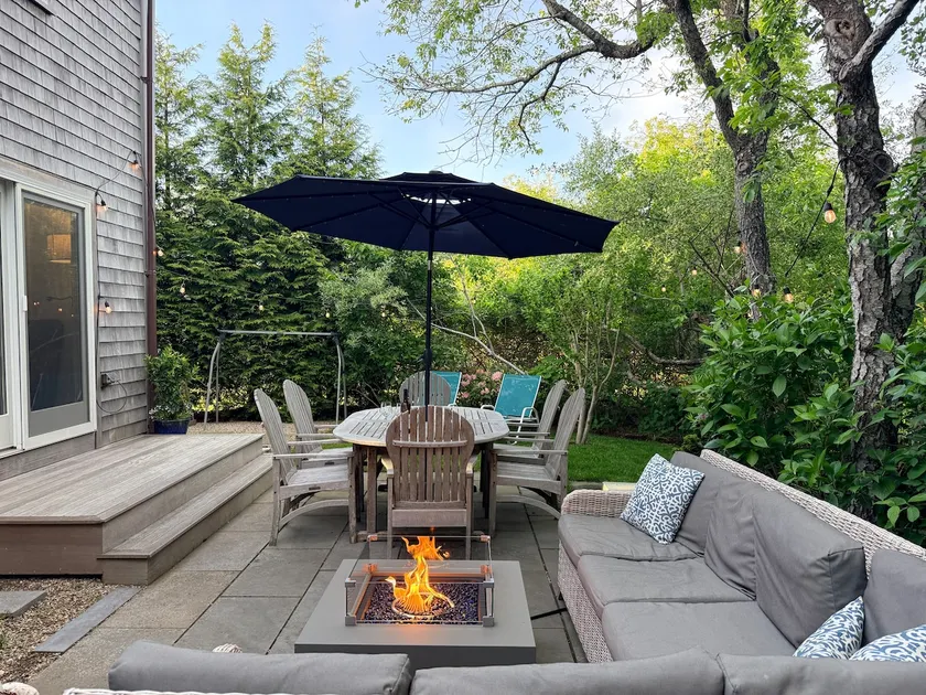 Central Nantucket · Private Yard & Outdoor Shower - Image 1