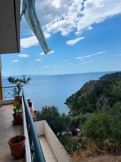 Lightblue -εχ Your summer home in Greece - Image 1