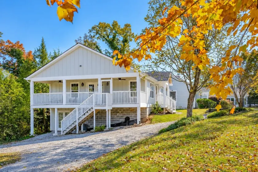 2 Apartments with Country Views | Dog Friendly! - Image 1