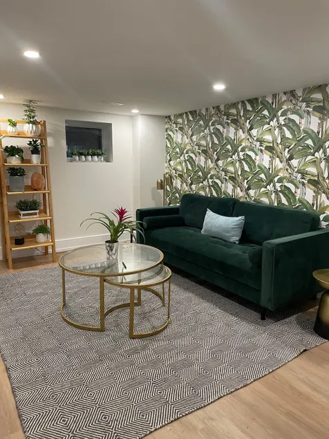 Newly renovated-1 bdrm suite in cute Leslieville - Image 1