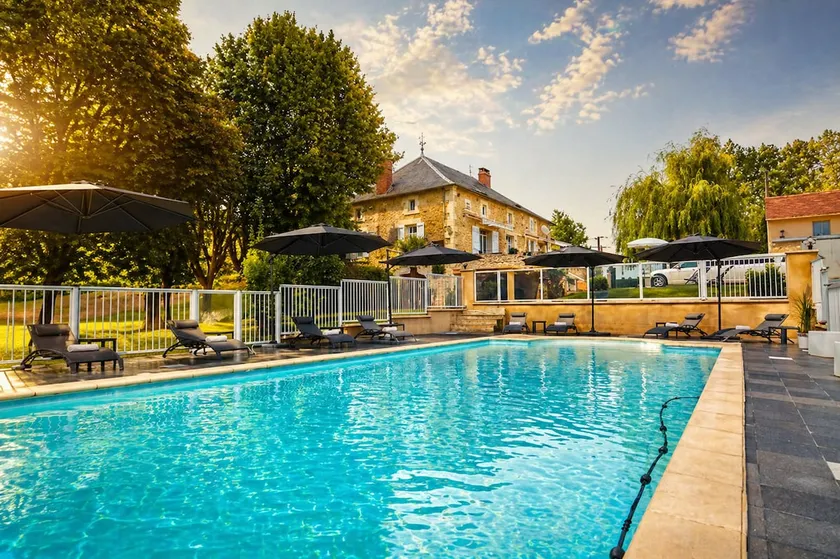 Great gîte for 8 people with heated pool & large park - Image 1