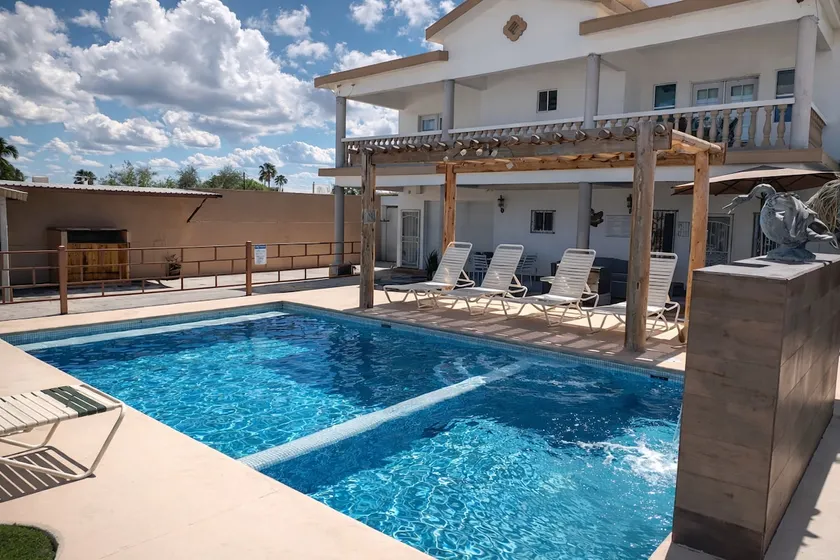 Casa Castillo Spacious Home with Private Pool - Image 1