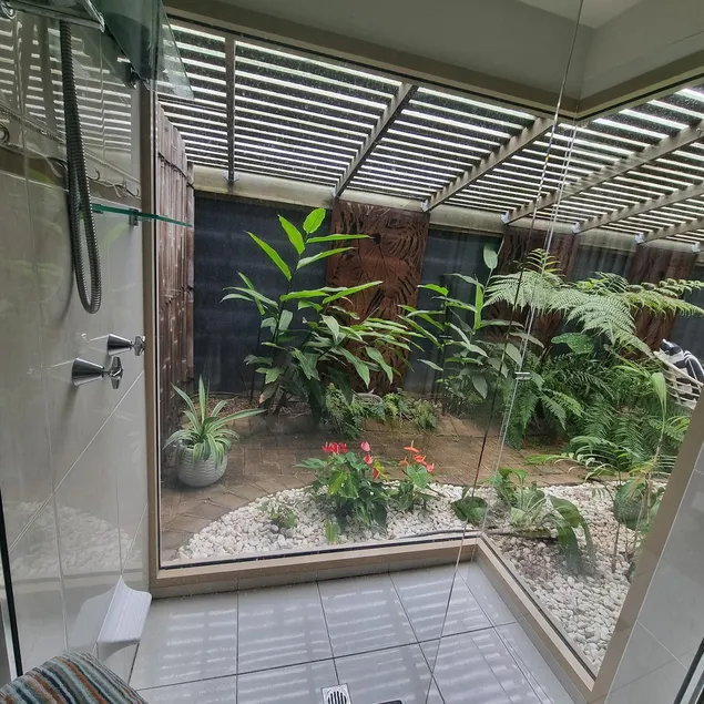Garden Shower Studio and Magnesium mineral pool. - Image 1