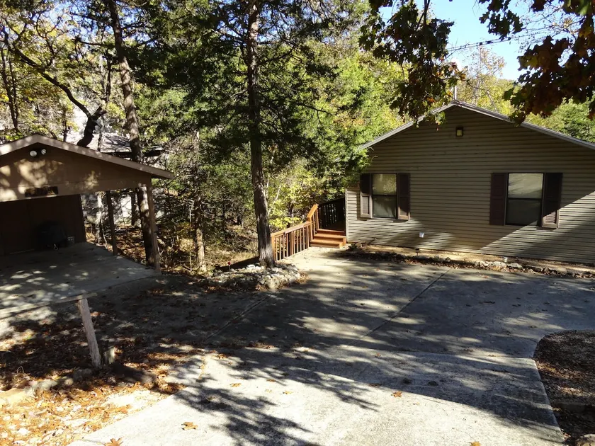 Hojo's-Nice Lakefront Home-Swim Pool-Near Marina! - Image 1