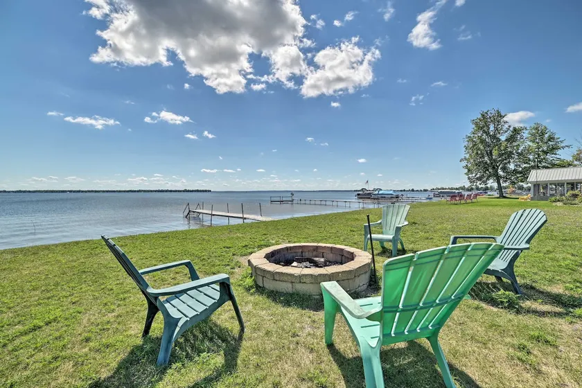 Houghton Lake Family Getaway w/ Fire Pit! - Image 1