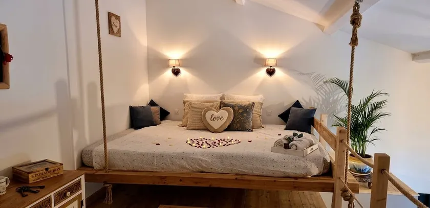 Suite with Jacuzzi at ”Cocoon relaxation area” - Image 1