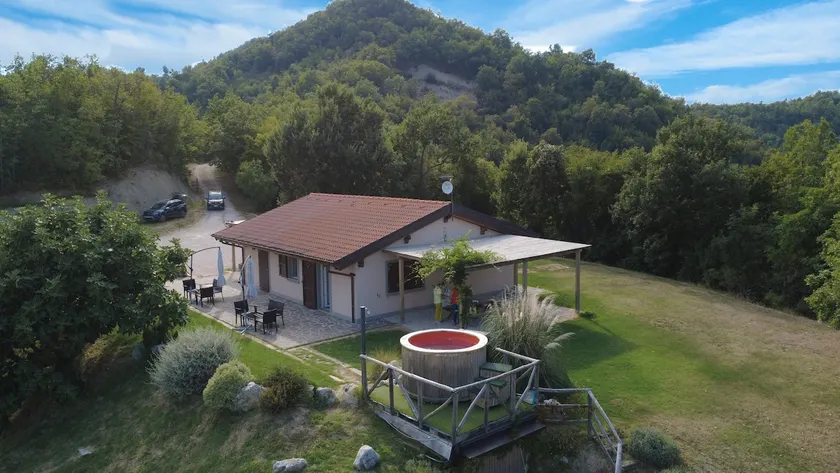 The entire Pagliaio sauna and whirlpool facility - Image 1