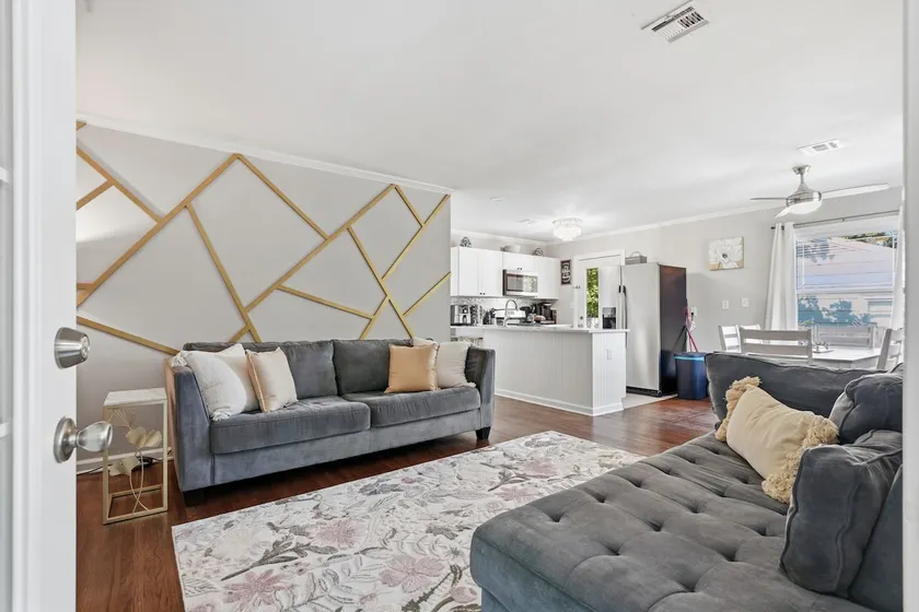 EXPO | Remodeled Home + Private King Cottage - Image 1