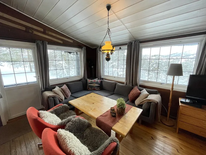 Child-friendly cabin with parking 30 m from the cabin - Image 1