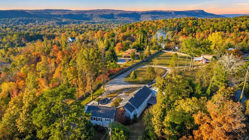 Hemlock Hill | Large Home | Mtn Views | Sleeps 23! - Image 1