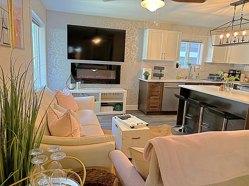 Lux 3 Bedroom Suite - Bear Mountain - Rainforest Retreat, Victoria, BC, - Image 1