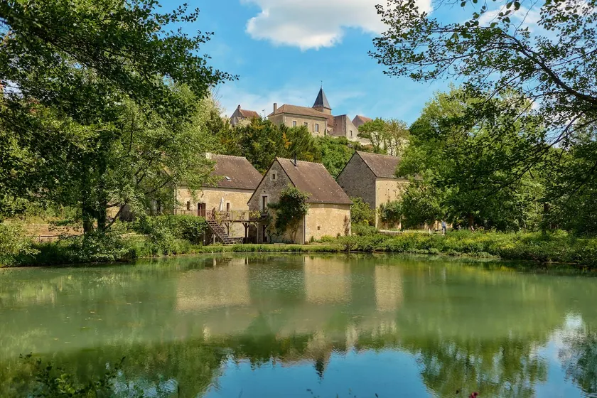 Water Mill - Private Lake - Fiber Wifi - Burgundy - Image 1