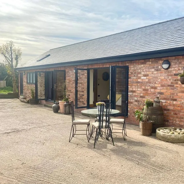 Shropshire Courtyard Barn - Image 1