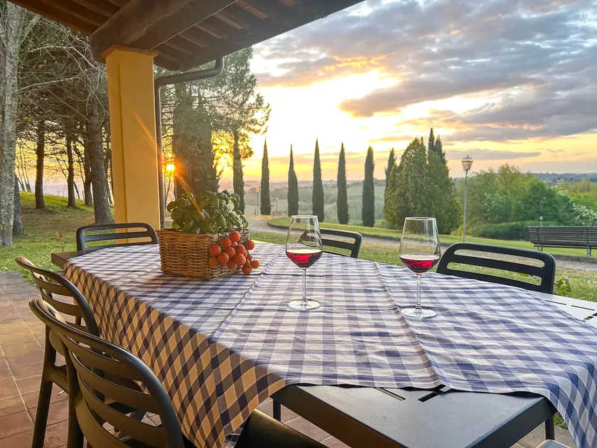 Barn with sunset view · for families, sleeps 6 - Image 1