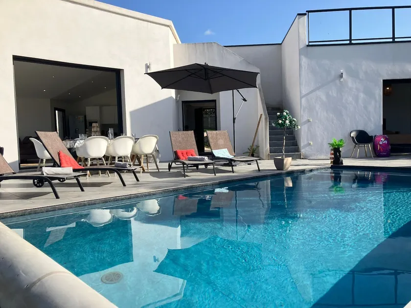 Villa Isula Contemporary Heated Pool - Image 1