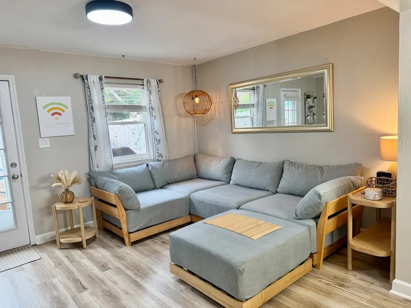 Sparkling Clean Family & Dog Friendly - Image 1