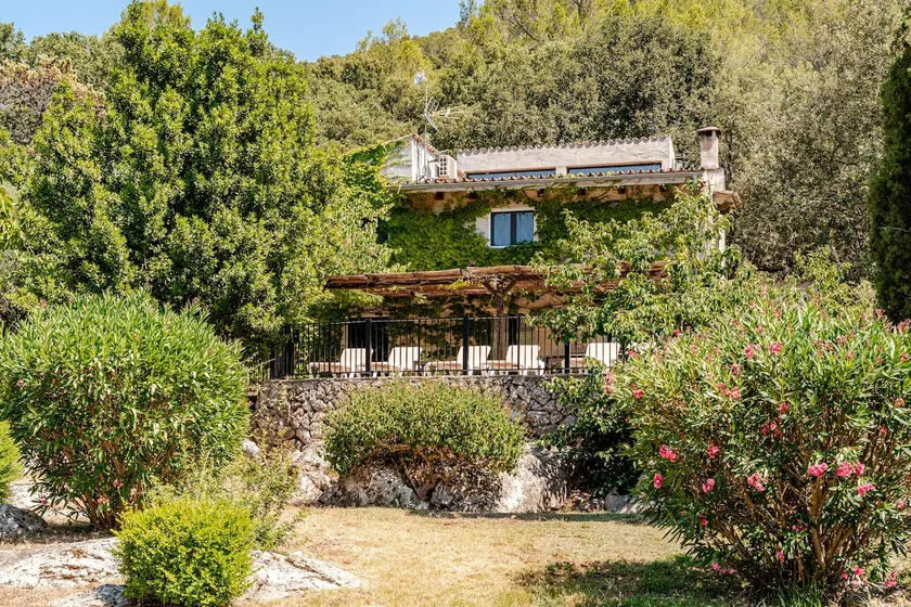 Gradevole masseria adatta alle famiglie con piscina, terrazza e giardino | Vista sulla montagna - Image 1