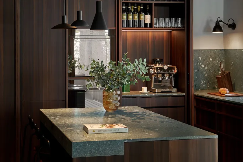 Two-Bedroom Deluxe Apartment - Image 1