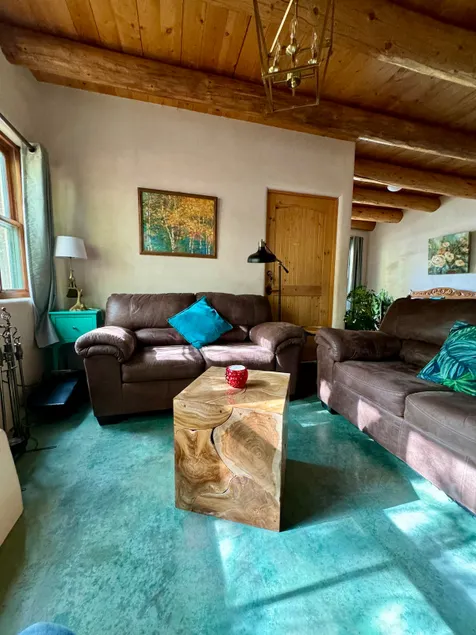 House In The Heart of Taos - Image 1