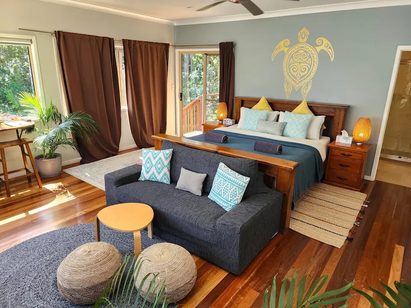 Cosy Studio with Forest Views, Noosa Hinterland - Image 1