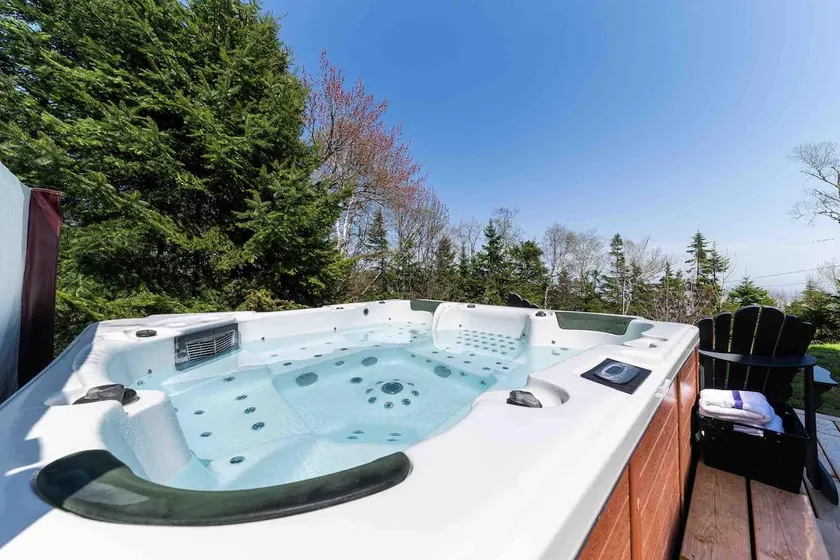 Chalet Bleu 55: Hot Tub, Views, Games & BBQ - Image 1