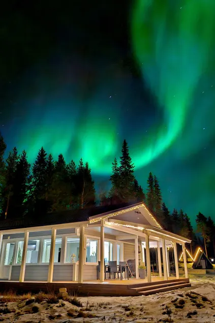 Arctic Villa Tuomi – Romantic 2BR w/ Hot Tub+sauna - Image 1