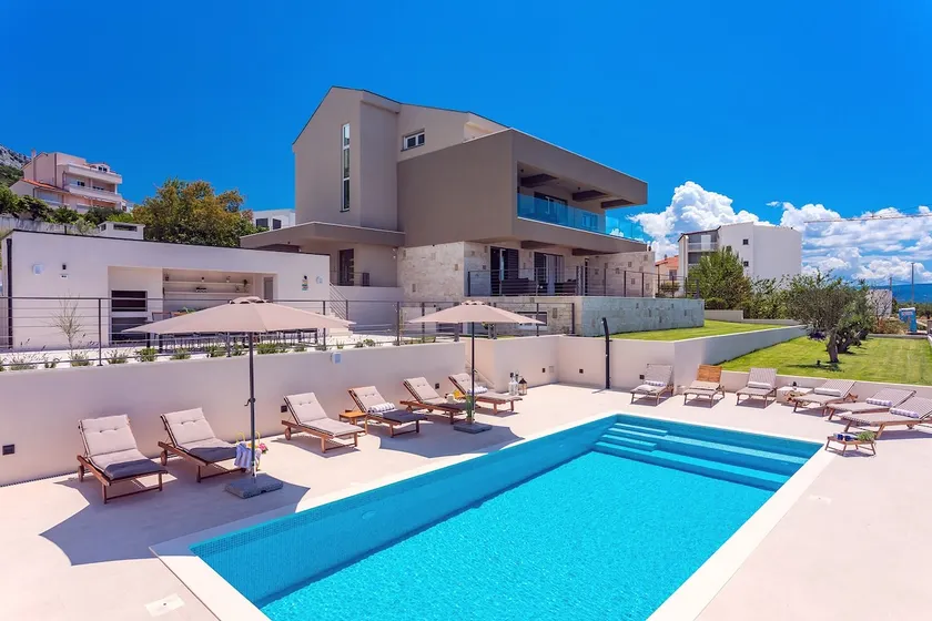 NY! Villa Diva med 7 soveværelser, opvarmet pool, sauna og sjov zone, havudsigt - Image 1