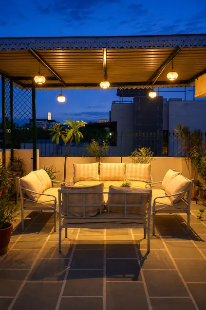 Shades of Summer - A Cosy 3BHK Apartment - Image 1