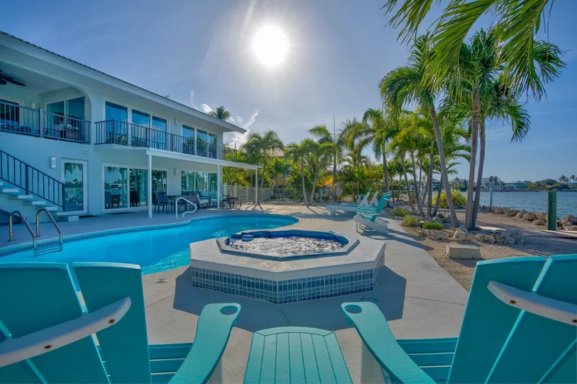 Ocean`s Paradise 4bed / 3bath open water with hot tub, pool & dockage - Image 1