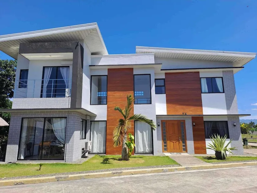 Mango Prima 3-BR Villa - Image 1
