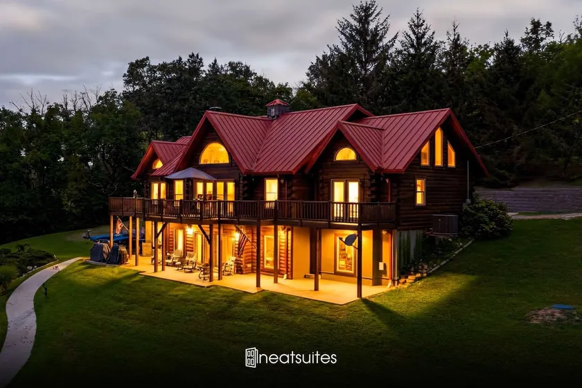 Lakeside Log Home, Private Dock, Near Ark! - Image 1