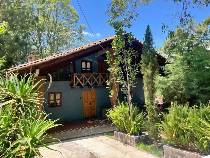 Jade Cabin - Image 1