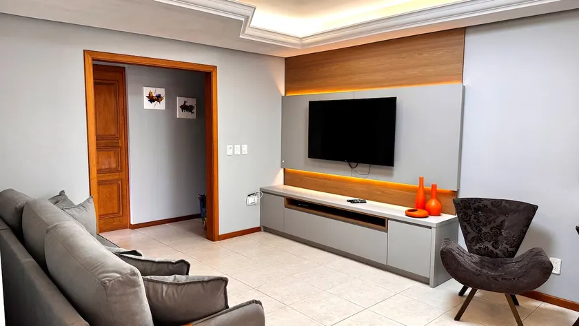 *4 bedroom apartment near the beach and the city center* - Image 1
