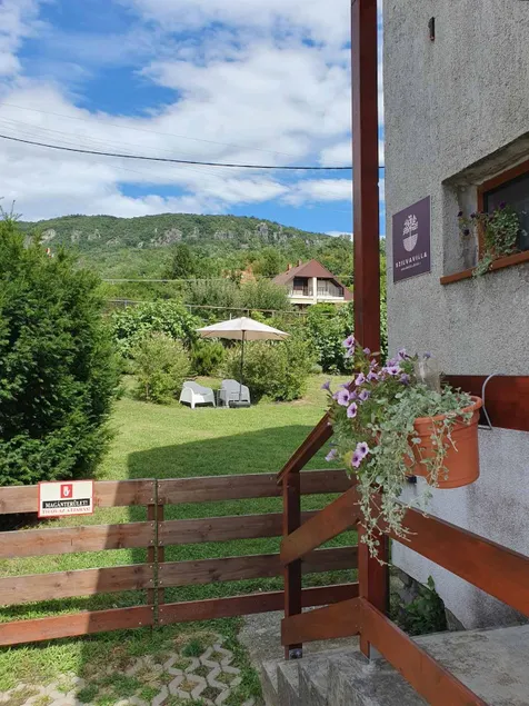SzilvaVilla - Relax, garden and wine - Image 1