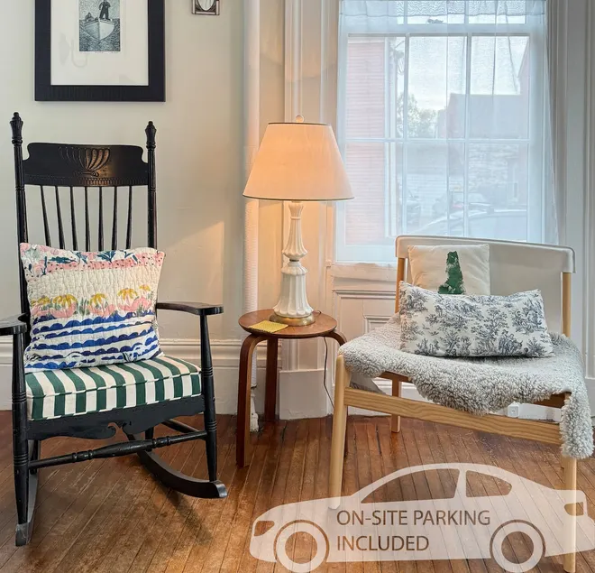 Studio w Parking in Portsmouth Historic District - Image 1