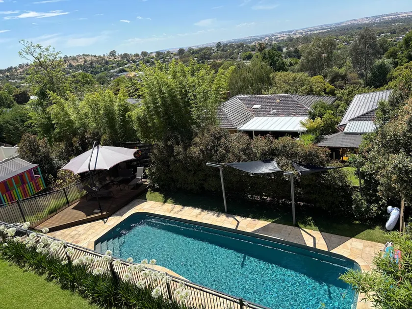 Great space, great pool, great views! - Image 1