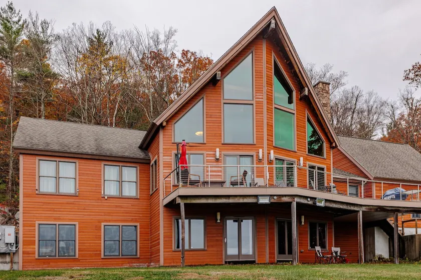 Cozy Valley View Post & Beam Villa! - Image 1