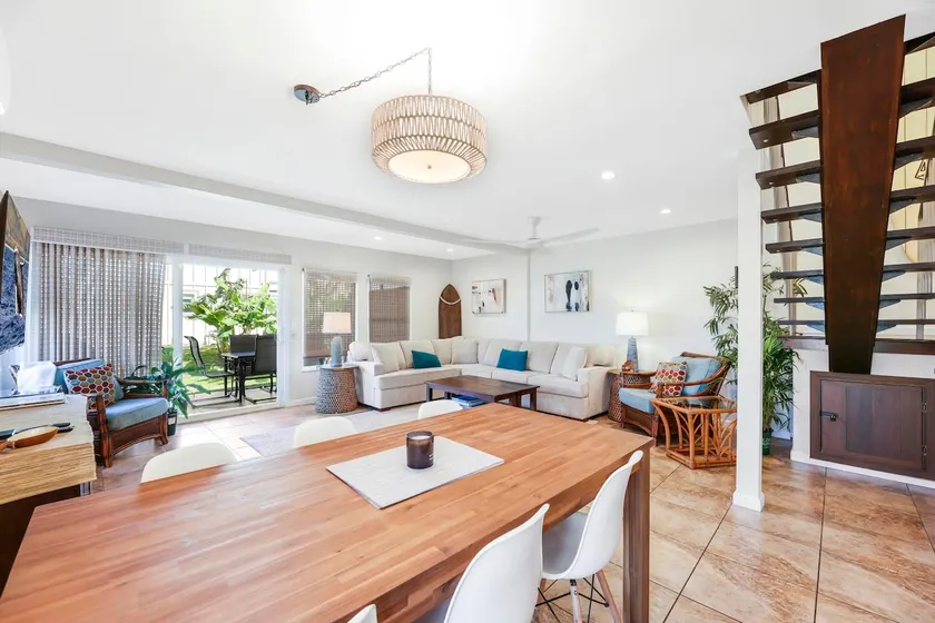 Elegant Island Retreat | Remodeled 2BR/3BA Townhom - Image 1