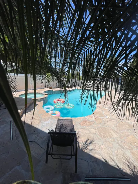 Beautiful 3,000 Sq Ft Tropical Oasis - Image 1