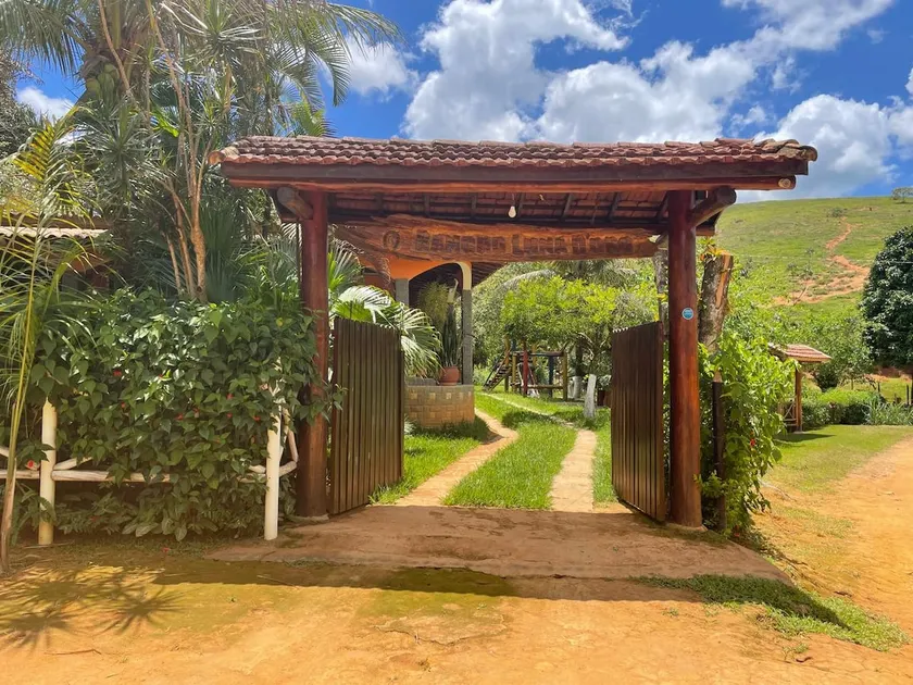 Luna D’Oro Ranch Swimming pool and nature - Image 1