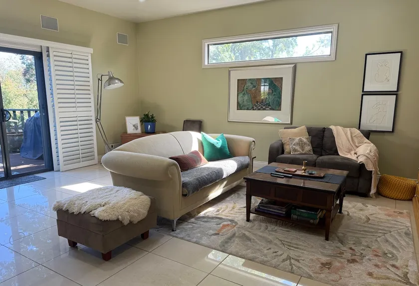 Stylish - Spacious - Close LGH & Cataract Gorge - Image 1