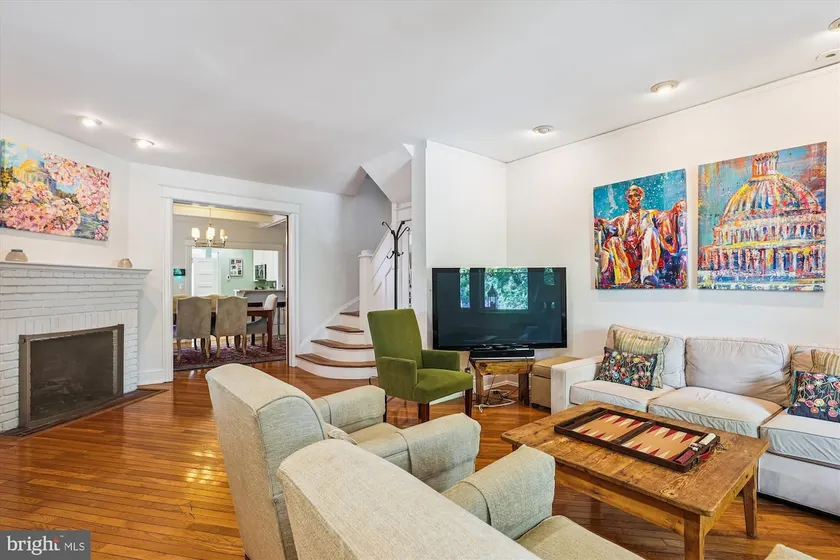 Beautiful, Comfortable & Historic Row House - Image 1