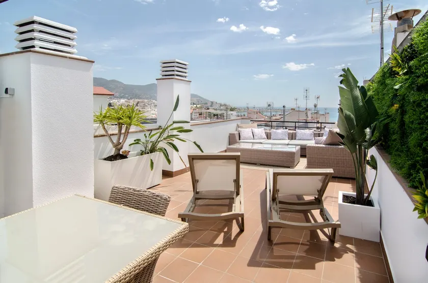 Luxury Central Penthouse. Big roof terrace seaview - Image 1