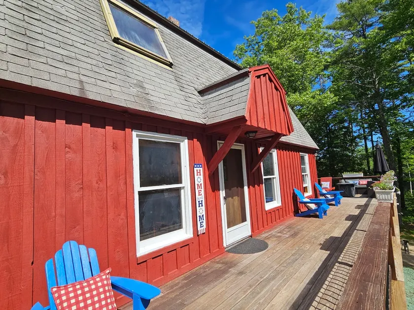 Lakefront Getaway - Image 1