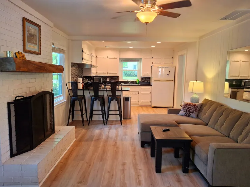 3B1B Cozy & Private & Extended Stays - comfy beds - Image 1