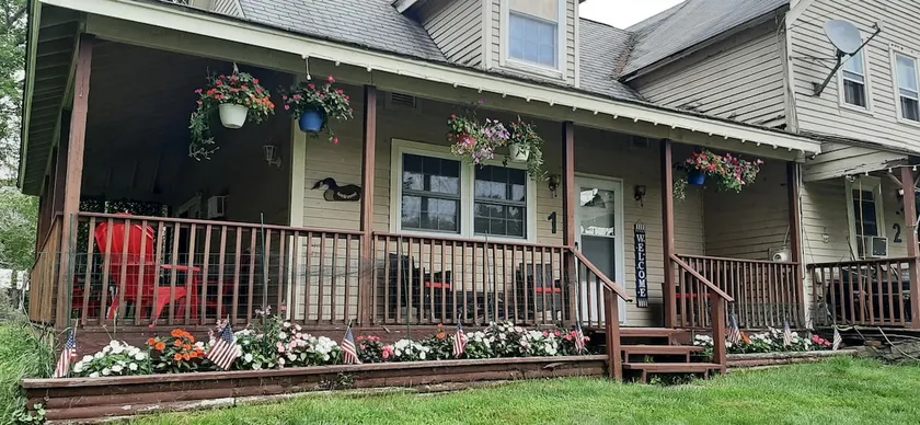 Modern Getaway in the Catskills - Image 1